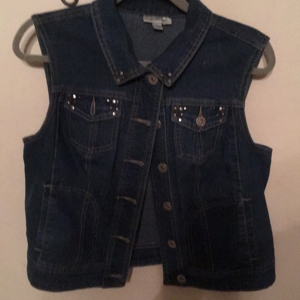 Sleeveless denim jacket size L Dress Barn